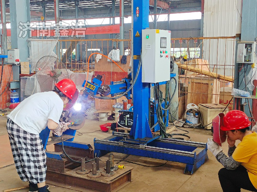 江西法蘭環(huán)縫焊接，鑫浩焊接操作機調(diào)試