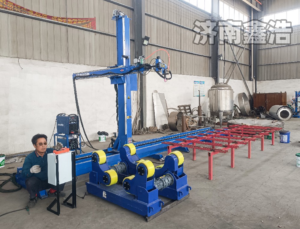 河北客戶訂購重型氬弧焊接操作機(jī)，成型美觀，自動(dòng)焊接