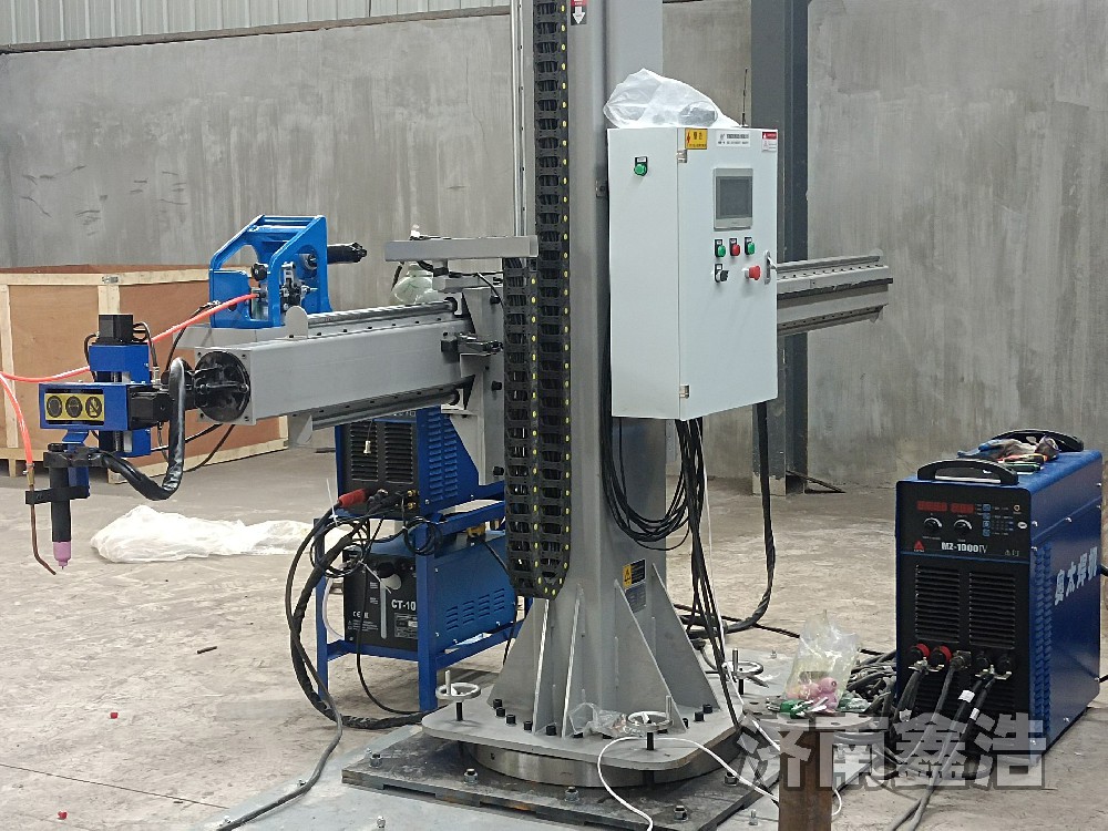 重型焊接操作機(jī)，智能數(shù)控，成型美觀